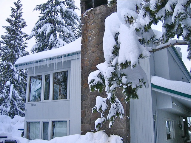 A picture of the outside with snow